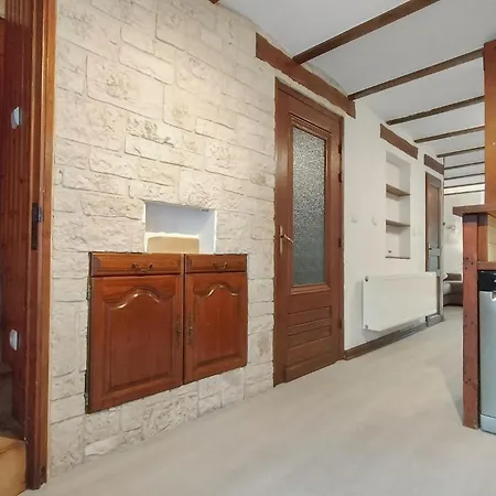 Dom wakacyjny 2 Bedroom Pet Friendly In *