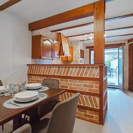 Maison De 2 Acceptant Les Hébergement de vacances Treignes