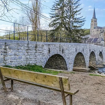 Maison De 2 Acceptant Les Treignes