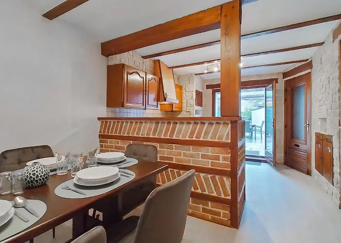 2 Bedroom Pet Friendly In Vakantiehuis Treignes